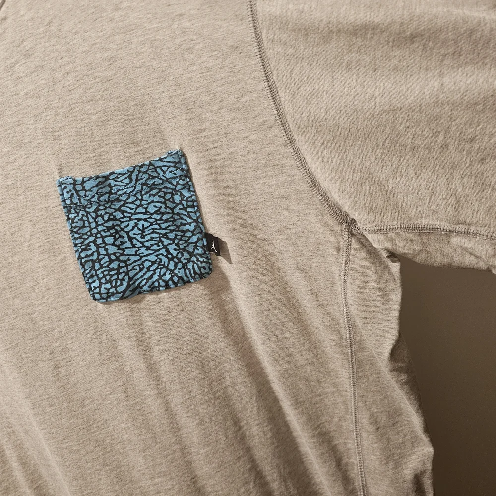 Jordan Gray Tee with Textured Blue Elephant Print Pocket, Size XXL